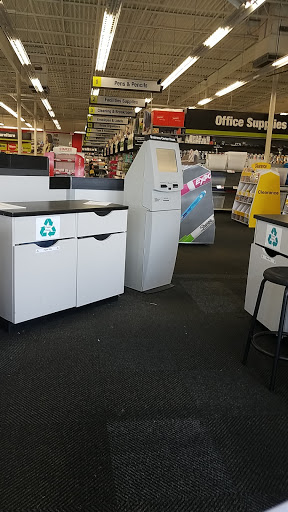 Office Supply Store «Staples», reviews and photos, 7500 W Commercial Blvd, Lauderhill, FL 33319, USA