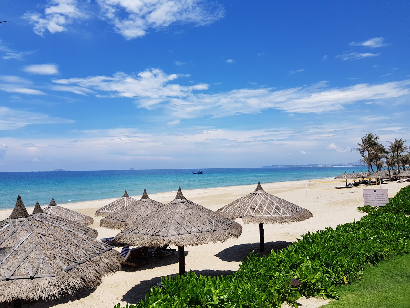 Foto de Nha Trang Beach com meios de comunicação nível de limpeza