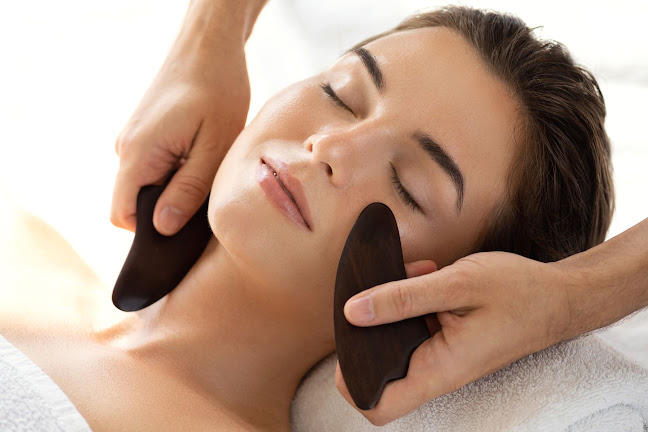 TCM Jessica Huang | Gua Sha Gesichtsbehandlungen