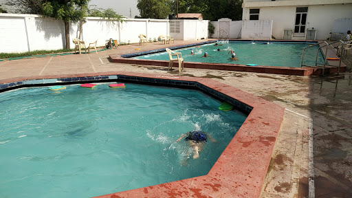 Desert Inn Swimming Pool