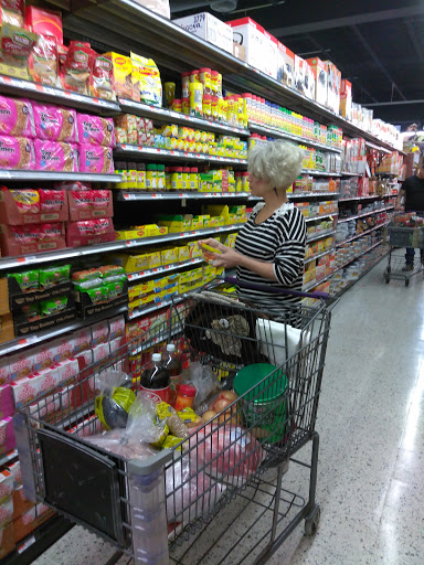 Grocery Store «Bravo Supermarkets», reviews and photos, 2668 Tamiami Trail E, Naples, FL 34112, USA