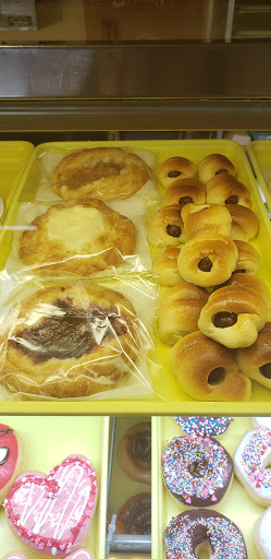 Donut Shop «Donut Choice», reviews and photos, 212 N Walnut Creek Dr, Mansfield, TX 76063, USA