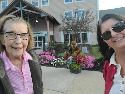 Restaurant «Horizons Restaurant & Lounge», reviews and photos, 4888 N Broadway, Geneva, OH 44041, USA