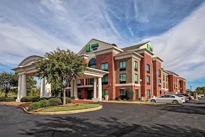 Holiday Inn Express & Suites Memphis Southwind, an IHG Hotel image