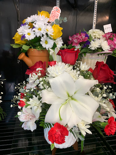 Florist «Riverside Floral Co», reviews and photos, 307 Bridgeboro St, Riverside, NJ 08075, USA