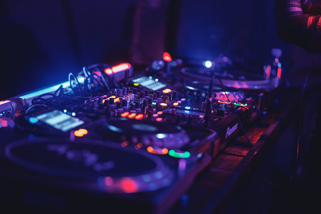 DJ Blako - DJ hire Liverpool - Specialist in 18th to 40th Birthday Parties