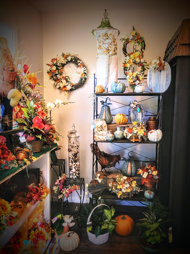 Harriets Flowers, 226 College Ave W, Ruskin, FL 33570, USA, 