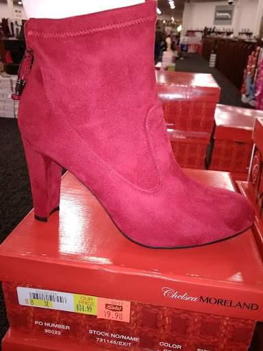 Shoe Store «Shoe Dept. Encore», reviews and photos, 1980 Brittain Rd, Akron, OH 44310, USA