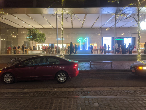 Computer Store «Apple Pioneer Place», reviews and photos, 450 SW Yamhill St, Portland, OR 97204, USA