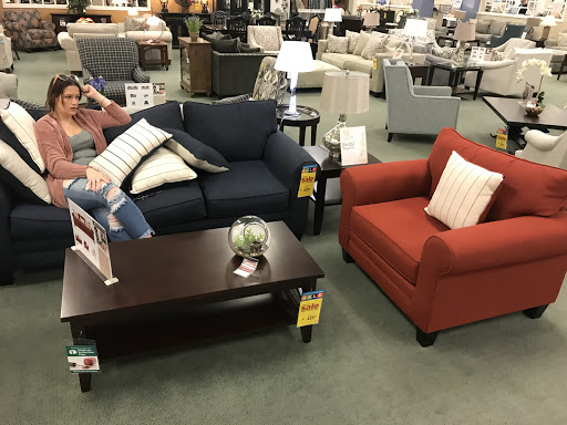 Furniture Store «Raymour & Flanigan Furniture and Mattress Store», reviews and photos, 48-18 Northern Blvd, Queens, NY 11101, USA