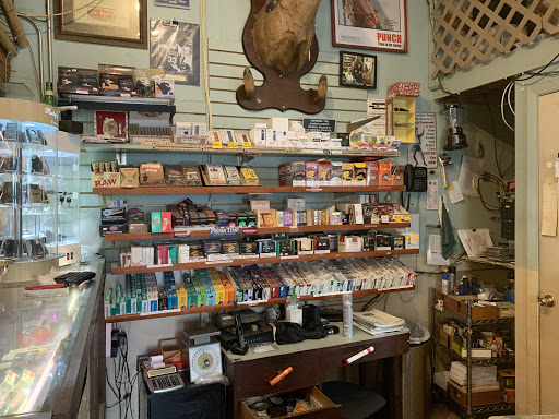 Cigar Shop «Cigar Hut», reviews and photos, 1172 Estero Blvd # 103, Fort Myers Beach, FL 33931, USA