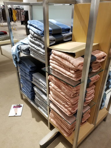 Department Store «Lord & Taylor», reviews and photos, 27650 Novi Road, Novi, MI 48377, USA