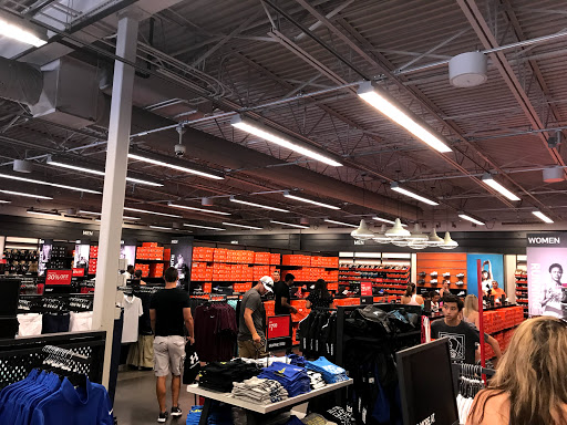 Clothing Store «Nike Factory Store», reviews and photos, 4976 Premium Outlets Way #800, Chandler, AZ 85226, USA