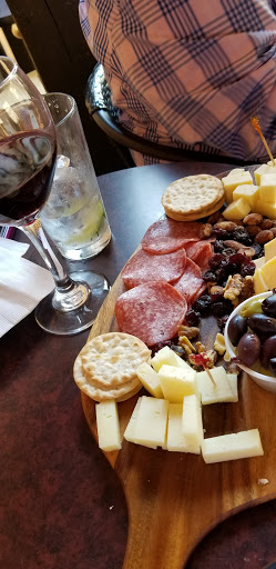 Wine Bar «Stirling Wine», reviews and photos, 461 Main St, Dunedin, FL 34698, USA