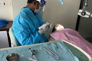 Sri Nikhila multi speciality dental implant care image