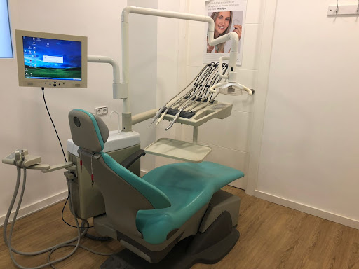 Ocaña Albert Clínica Dental en La Pobla de Vallbona, Valencia