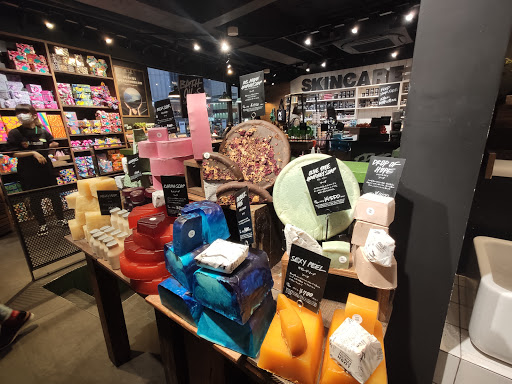 LUSH Shibuya Station Store