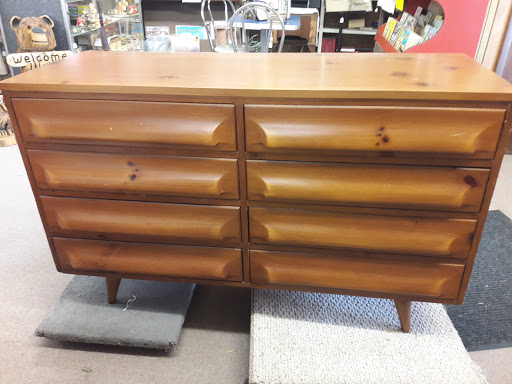 Furniture Store «San Antonio Furniture Finders», reviews and photos, 617 Fredericksburg Rd, San Antonio, TX 78201, USA