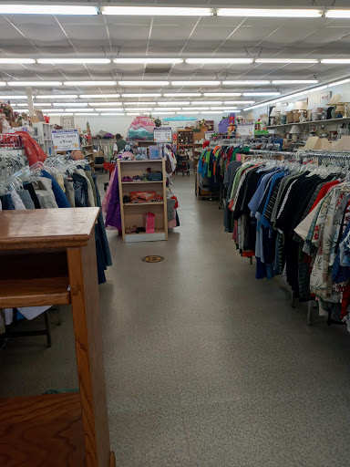 Thrift Store «Gulfside Hospice Thrift Shoppe», reviews and photos, 36524 FL-54, Zephyrhills, FL 33542, USA