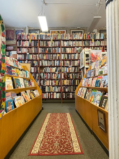 Used Book Store «Downtown Books Bought & Sold», reviews and photos, 624 N Broadway St, Milwaukee, WI 53212, USA