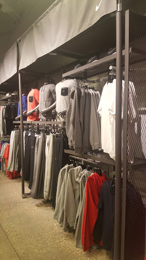 Clothing Store «Nike Factory Store», reviews and photos, 10700 Factory Shop Blvd, Gulfport, MS 39503, USA