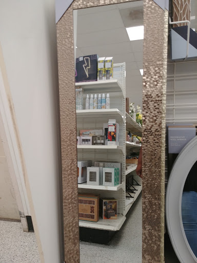 Clothing Store «Ross Dress for Less», reviews and photos, 2505 NW Federal Hwy, Stuart, FL 34994, USA