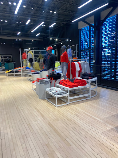 Clothing Store «Nike Lenox», reviews and photos, 3393 Peachtree Rd, Atlanta, GA 30326, USA