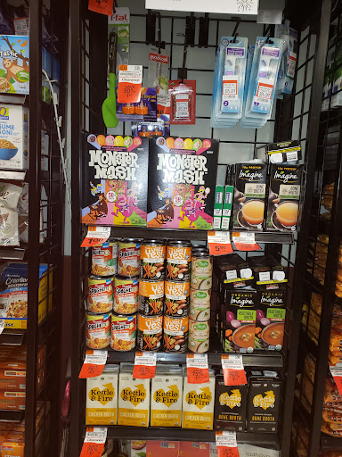 Shopping Mall «Bond Shopping Center», reviews and photos, 1891 S State Rd, Upper Darby, PA 19082, USA