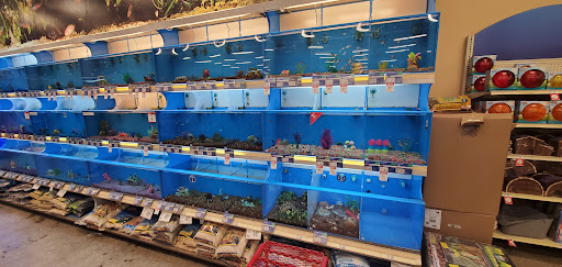 Pet Supply Store «PetSmart», reviews and photos, 5485 Touhy Ave, Skokie, IL 60077, USA