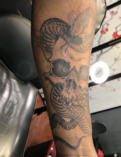 Tattoo Shop «Skin Tight Tattoo», reviews and photos, 2863 W Sunrise Blvd, Fort Lauderdale, FL 33311, USA