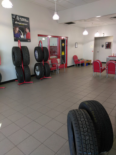 Tire Shop «Discount Tire Store - Plymouth, MN», reviews and photos, 1655 Annapolis Ln N, Plymouth, MN 55441, USA