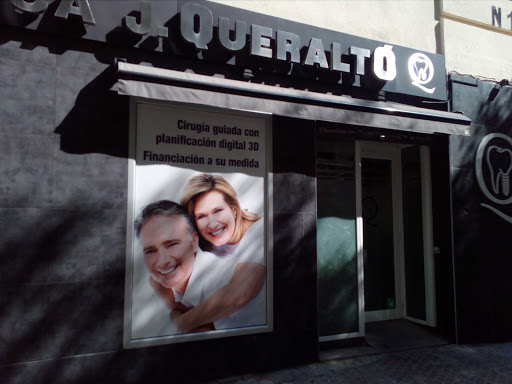 Información y opiniones sobre Clínica Dental Queralto de Sevilla