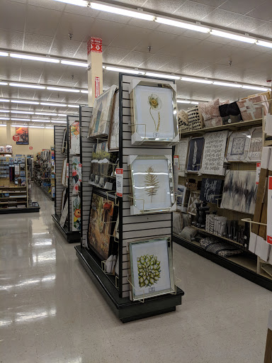 Craft Store «Hobby Lobby», reviews and photos, 290 Hawthorn Village Commons, Vernon Hills, IL 60061, USA