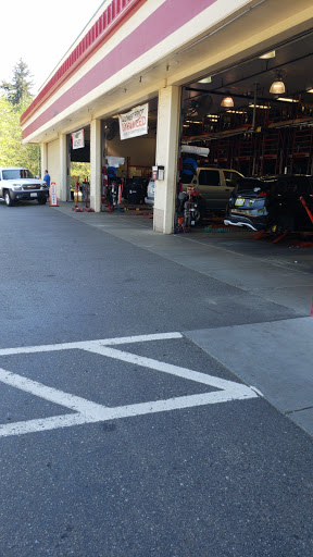 Tire Shop «Discount Tire Store - Everett, WA», reviews and photos, 8125 Evergreen Way, Everett, WA 98203, USA