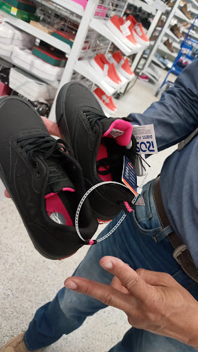 Clothing Store «Ross Dress for Less», reviews and photos, 3203 N State Rd 7, Lauderdale Lakes, FL 33319, USA