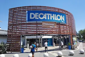 Decathlon Lyon Bron Saint Exupery image