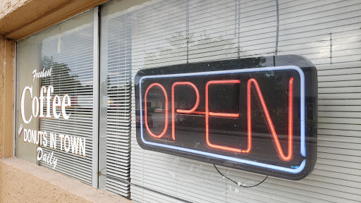 Donut Shop «Turner Donut Shop», reviews and photos, 902 9th Ave W, Bradenton, FL 34205, USA