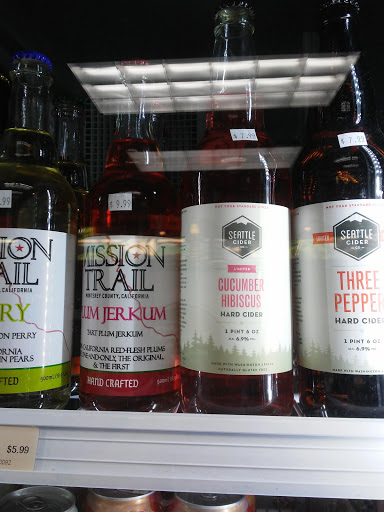 Wine Store «Andersonville Wine & Spirits», reviews and photos, 5201 N Clark St, Chicago, IL 60640, USA