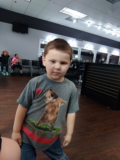 Barber Shop «Flashlight Barber Shop», reviews and photos, 200 Towne Center Cir, Sanford, FL 32771, USA