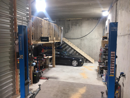 Photo 4 - Cars 05