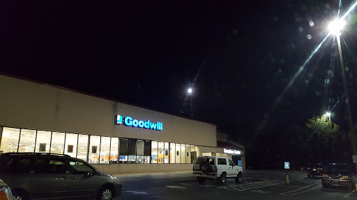 Thrift Store «Goodwill of North Georgia: Kennesaw Store and Donation Center», reviews and photos, 2500 Cobb Pkwy N, Kennesaw, GA 30152, USA