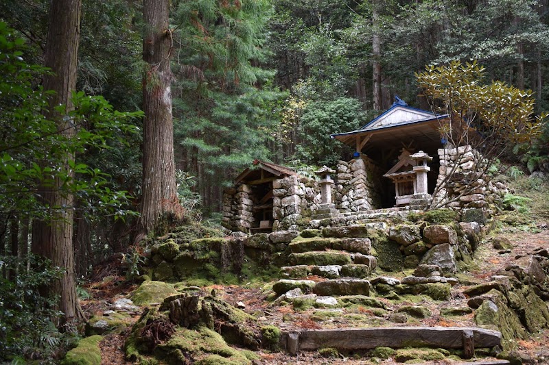 神山神社