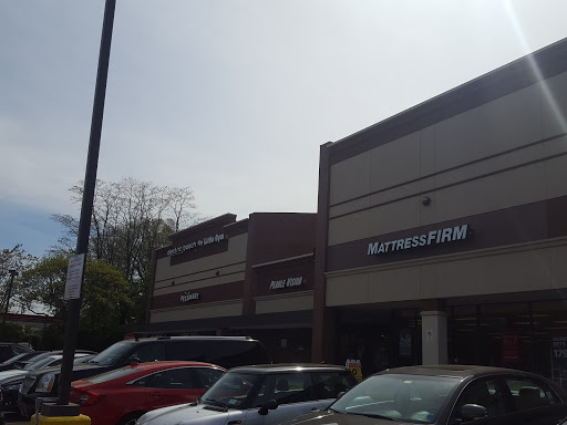 Shopping Mall «Eastchester Mall», reviews and photos, 777 Post Rd, Scarsdale, NY 10583, USA