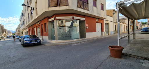 Perruqueria Sebastià en Les Coves de Vinromà, Castellón