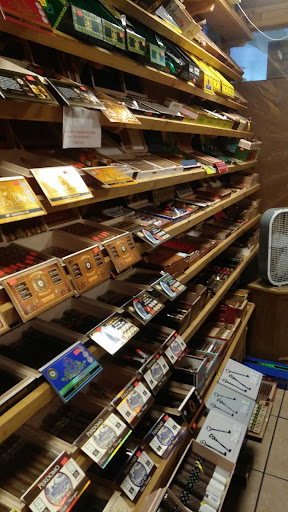 Tobacco Shop «Savage Tobacco», reviews and photos, 14101 E Hwy 13, Savage, MN 55378, USA