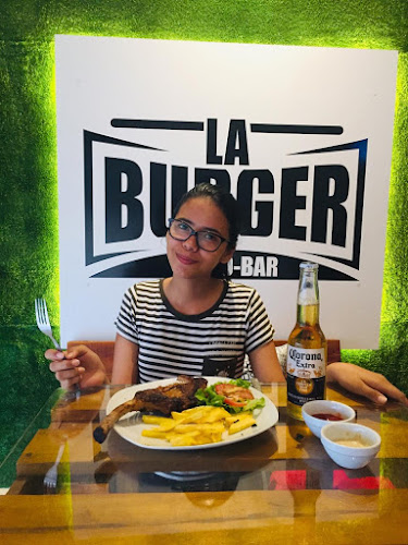 Opiniones de LA BURGER RESTO-BAR en Santo Domingo de los Colorados - Pub