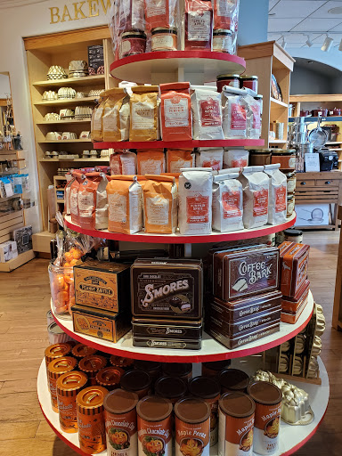 Kitchen Supply Store «Williams-Sonoma», reviews and photos, 13499 S Cleveland Ave #157, Fort Myers, FL 33907, USA