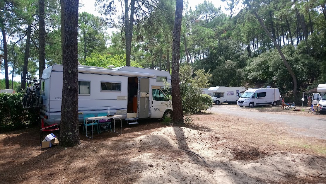 Aire camping car à Carcans