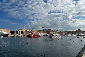 Parking Valletta image