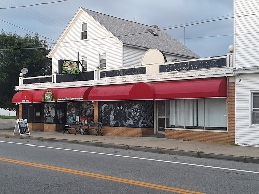 Tobacco Shop «Underground Culture Smoke Shop», reviews and photos, 4 Main Rd, Tiverton, RI 02878, USA